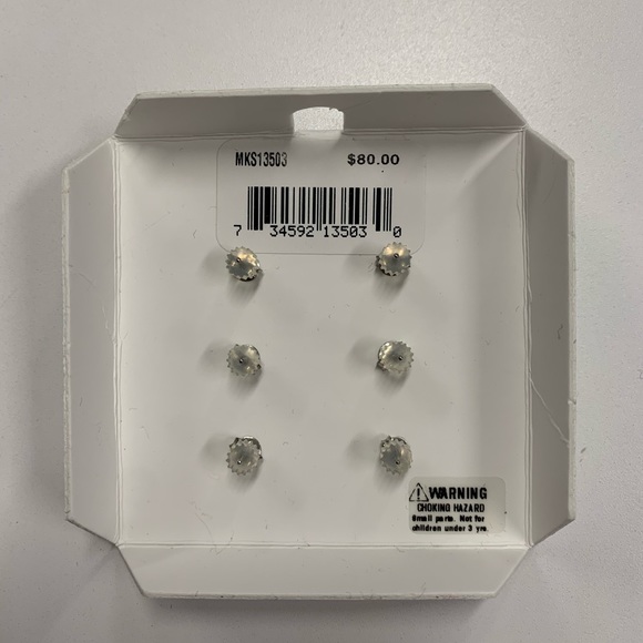 NWT: butterfly earrings set - Picture 2 of 3